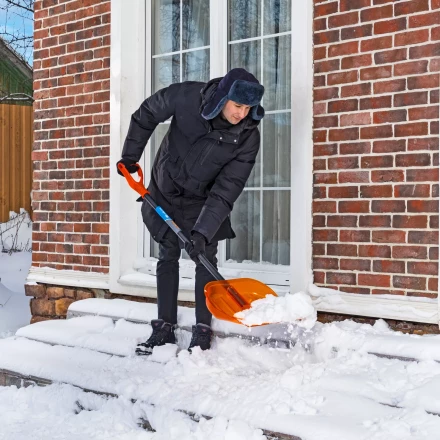 Лопата для уборки снега поликарбонат Сибртех, 465х410х1390 мм, стальной черенок, усиленная 61655 купить в Ноябрьске