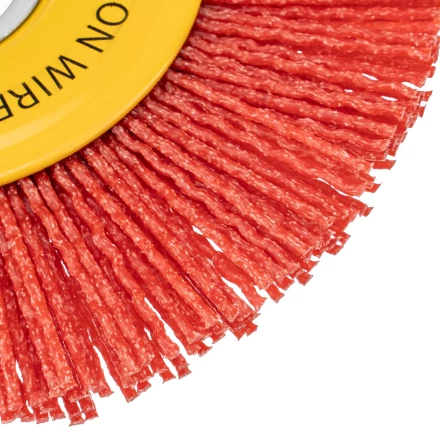 Щетка для УШМ, Denzel 125 мм, плоская, нейлоновая щетина, посадка 22,2 мм, 74461 купить в Ноябрьске