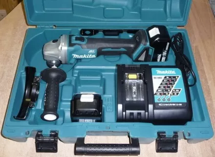 Аккумуляторная шлифмашина  УШМ DGA504RME Makita купить в Ноябрьске