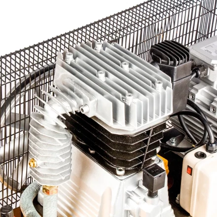 Компрессор масляный Denzel DR5500/300 ременный 58069 купить в Ноябрьске