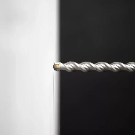 Бур по бетону Denzel, 14 x 210 мм  двойная спираль, три пылеотводящие кромки, 705030 купить в Ноябрьске