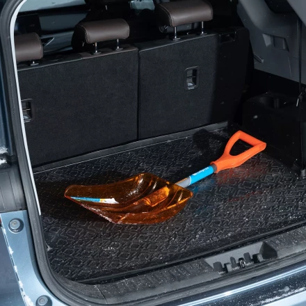 Лопата для уборки снега Сибртех 61673, поликарбонат, 270х360х840 мм, стальной черенок, усиленная купить в Ноябрьске