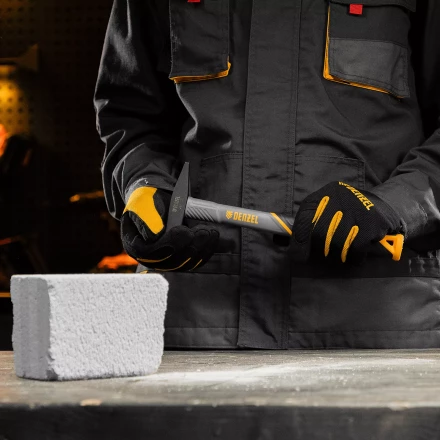 Молоток слесарный, 200 г Denzel, кованый, фибергласовая рукоятка c TPR покрытием 10482 купить в Ноябрьске