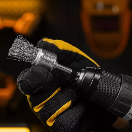 Набор щеток для дрели Denzel, 2 Плоские 50-75мм, 3 Чашки 25-50-75мм, шпилька,  нерж.вит. проволока 74493 купить в Ноябрьске