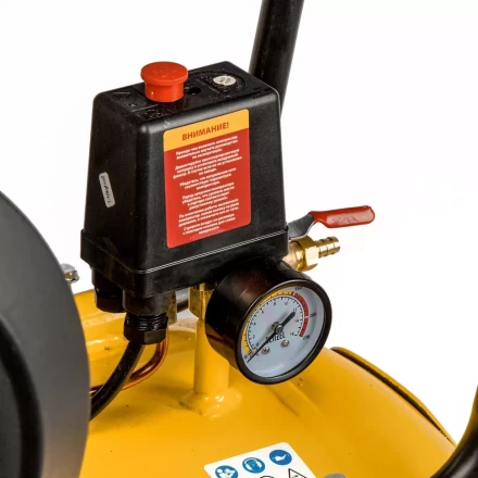 Компрессор масляный Denzel DR5500/200 ременный 58084 купить в Ноябрьске