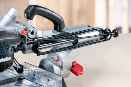 Пила торцовочная KGS 216 M 619260000 METABO купить в Ноябрьске