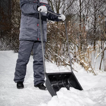Движок для уборки снега пластиковый Сибртех, 570 х 470 х 1300 мм, стальная рукоятка, Россия, 615925 купить в Ноябрьске