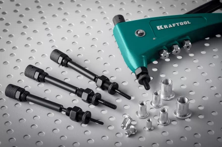 Резьбовая насадка для заклепочника KRAFTOOL 31180-M3 купить в Ноябрьске