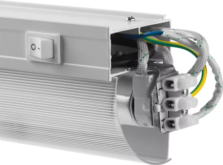 Светильник люминесцентный СВЕТОЗАР модель &quot;СЛУ-115&quot; с плафоном и выключателем, угловой, лампа Т8, 502x54x74мм, 15Вт SV-57587-15 купить в Ноябрьске