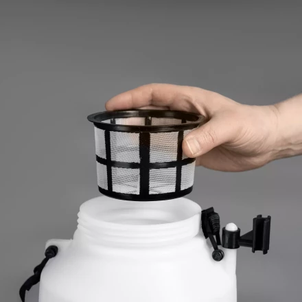 ЗУБР 5 л, аккумуляторный опрыскиватель (ОПС-5) купить в Ноябрьске