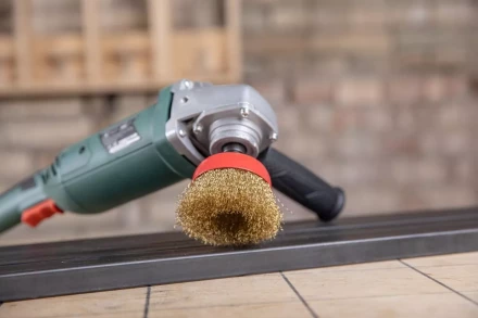 Кордщетка HAMMER чаша 85мм для УШМ гофрированная латунированная сталь (207-103) купить в Ноябрьске