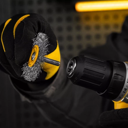 Щетка для дрели, 60 мм, Плоская, со шпилькой, нержавеющая витая проволока Denzel 744463 купить в Ноябрьске