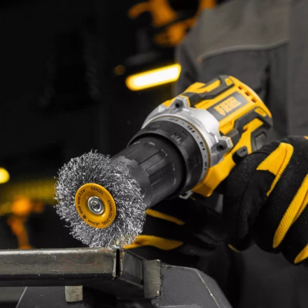 Щетка для дрели, 60 мм, Плоская, со шпилькой, нержавеющая витая проволока Denzel 744463 купить в Ноябрьске