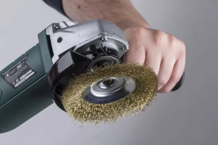 Кордщетка HAMMER тарелка 125мм для УШМ гофрированная латунированная сталь (207-108) купить в Ноябрьске