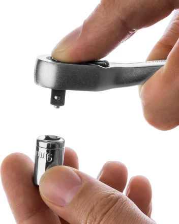 Трещотка для торцовых головок KRAFTOOL &quot;PRO&quot;, Сr-V сталь, 72 зубца, изогнутая, 1/4&quot; 27795-1/4_z02 купить в Ноябрьске