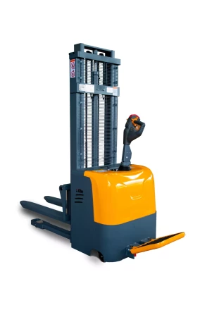 Штабелер самоходный 1,5 т 3,0 м XILIN CDD15K-EN 24/105 В/Ач с раздвижными вилами (с платформой) 1022687 купить в Ноябрьске