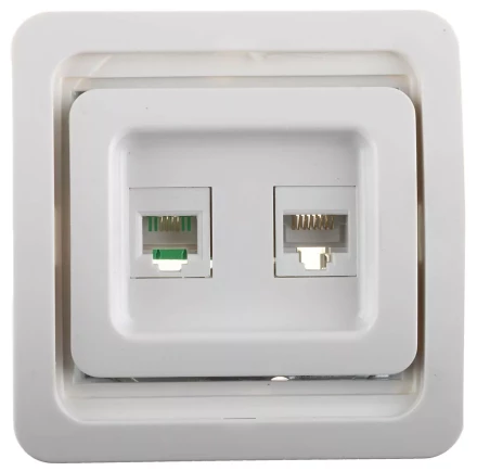 Розетка СВЕТОЗАР "ГАММА" комбинированная, телефонная + компьютерная, цвет белый SV-54119-W купить в Ноябрьске