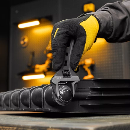 Ключ разводной Denzel 135 мм, CrV, кованый, укороченная рукоятка 15752 купить в Ноябрьске