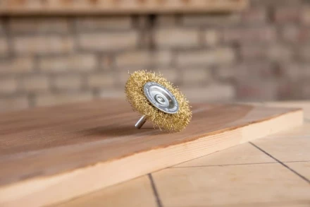 Кордщетка HAMMER плоская 50мм для дрели гофрированная латунированная сталь (207-205) купить в Ноябрьске