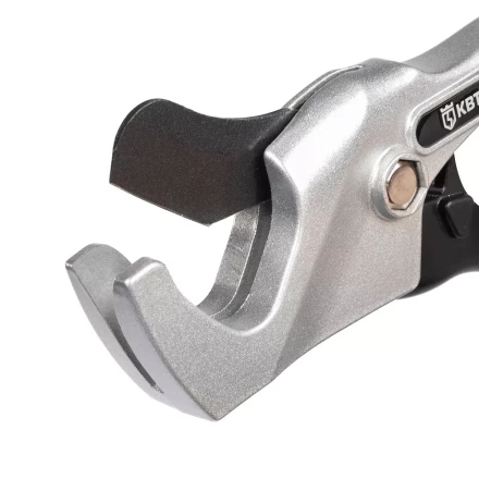 Ножницы-труборез КВТ НТП-32у для резки полипропиленовых, полиэтиленовых и металлополимерных труб до 32 мм (92146) купить в Ноябрьске