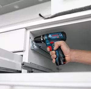 Аккумуляторная дрель-шуруповерт BOSCH GSR 12V-15 купить в Ноябрьске