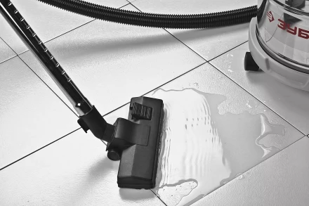 Пылесос ЗУБР сухая и влажная уборка, нержавеющая сталь, усиленное основание, розетка до 2000Вт, 30л, 1400Вт ЗППУ-1400-30 купить в Ноябрьске