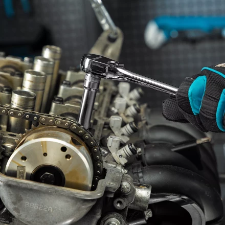 Ключ-трещотка 3/8&quot; Gross 14051, CrV, 120 зубьев, цельнометаллический, хром купить в Ноябрьске