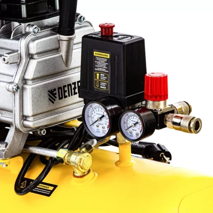 Компрессор воздушный прямой привод DC1700/50, 1.7 кВт, 50 литров, 260 л/мин Denzel 58164 купить в Ноябрьске