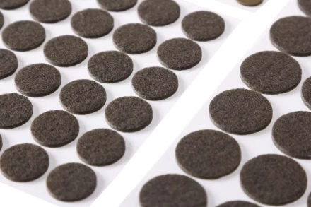 Набор STAYER &quot;COMFORT&quot;: Накладки самоклеящиеся на мебельные ножки, 175 шт, коричневые 40916-H175 купить в Ноябрьске