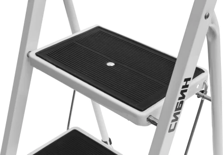 Лестница-стремянка СИБИН стальная c широкими ступенями, 3 ступени 38807-03 купить в Ноябрьске