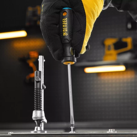 Отвертка, SL4х100 мм, S2, 3к рукоятка Denzel 121927 купить в Ноябрьске