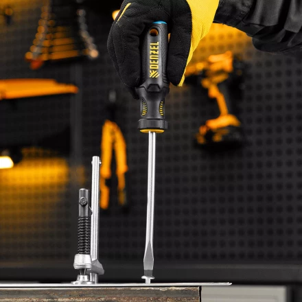 Отвертка Denzel, SL8x150 мм, S2, 3к рукоятка, 122007 купить в Ноябрьске