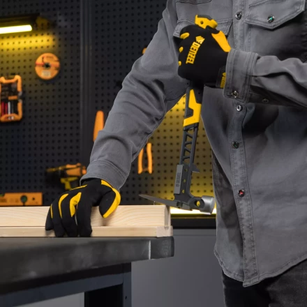 Молоток строительный 450 г, цельнокованый,боек с магнитом, двухкомп. обрезин. рук-ка Denzel 10468 купить в Ноябрьске