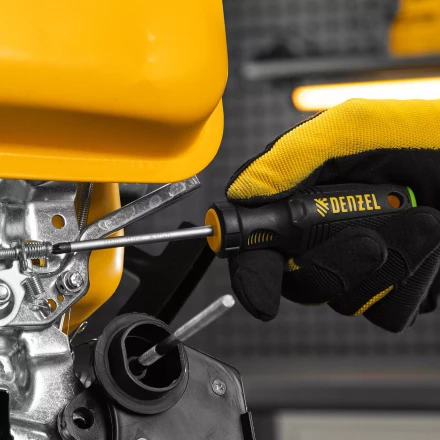 Отвертка, PZ1x75 мм, S2, 3к рукоятка Denzel 122057 купить в Ноябрьске