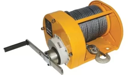 Лебедка ручная усиленная LRU LB г-п 300 кг L=30 метра купить в Ноябрьске