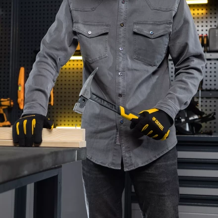 Молоток кровельщика 600 г, цельнокованый, боек с магнитом, двухкомп. обрезин. рук-ка Denzel 10623 купить в Ноябрьске