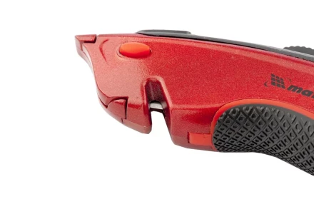 Нож 18мм, выдвижное трапециевидное лезвие, эргономичная двухкомпонентная рукоятка + 3 лезвия MATRIX QUIK BLADE 78925 купить в Ноябрьске