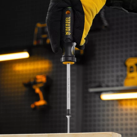 Отвертка, PZ2x100 мм, S2, 3к рукоятка Denzel 122077 купить в Ноябрьске