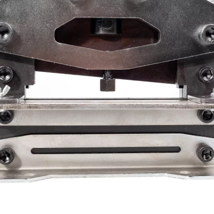 Шинорез гидравлический КВТ ШР-200 с прямым лезвием для шин шириной до 200 мм (85141) купить в Ноябрьске