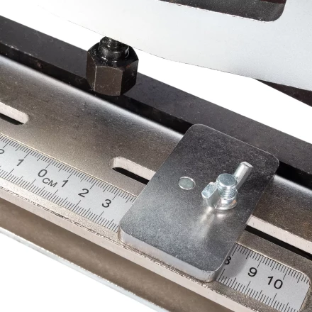 Шинорез гидравлический КВТ ШР-200V с V-образным лезвием для шин шириной до 200 мм (85142) купить в Ноябрьске