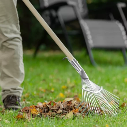 Грабли веерные стальные Palisad, 300 - 480 мм, 22 плоских зуба, оцинкованные,раздвижные, без черенка, 617675 купить в Ноябрьске