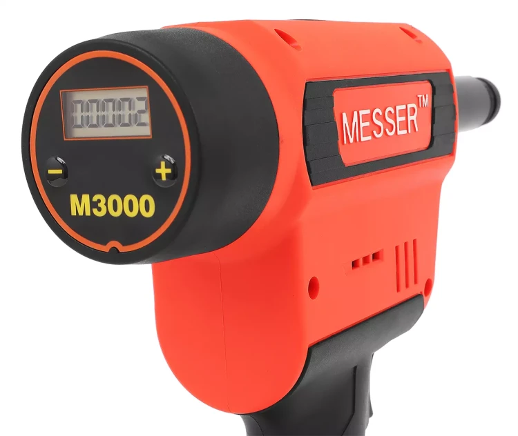 Аккумуляторный резьбовой заклепочник Messer M3000 с электронной системой настройки сжатия и счетчиком купить в Ноябрьске