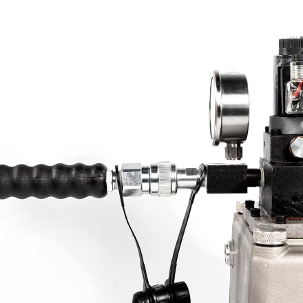 Насосная гидравлическая станция КВТ ПМЭ-7020у объем маслобака 2.0 л с удержанием (79664) купить в Ноябрьске