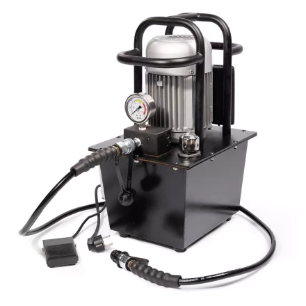 Насосная гидравлическая станция КВТ ПМЭ-7100 объем маслобака 10.0 л (230 В/50 Гц) (91798) купить в Ноябрьске