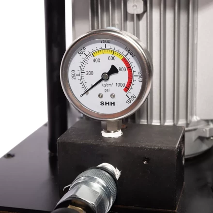 Насосная гидравлическая станция КВТ ПМЭ-7100 объем маслобака 10.0 л (230 В/50 Гц) (91798) купить в Ноябрьске