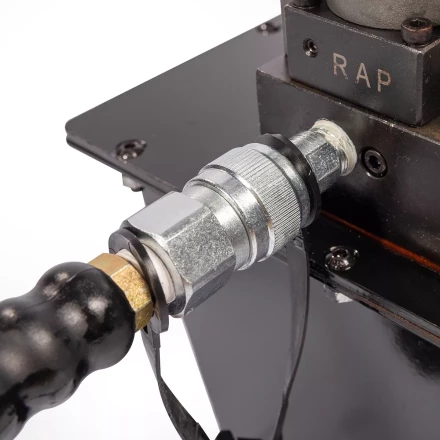 Насосная гидравлическая станция КВТ ПМЭ-7100У объем маслобака 10.0 л с удержанием (230 В/50 Гц) (91799) купить в Ноябрьске