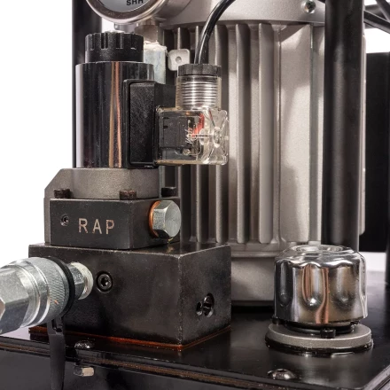 Насосная гидравлическая станция КВТ ПМЭ-7100У объем маслобака 10.0 л с удержанием (230 В/50 Гц) (91799) купить в Ноябрьске