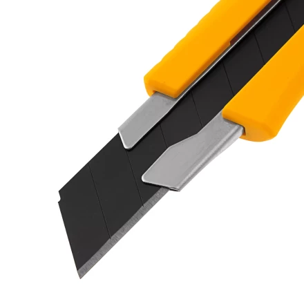 Нож Denzel, 18 мм, сменное лезвие, SK4, метал. направляющая, винтовой фиксатор, 78943 купить в Ноябрьске