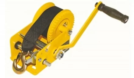 Лебедка ручная LRB 3000, 1360 кг, лента 10 м. LB купить в Ноябрьске