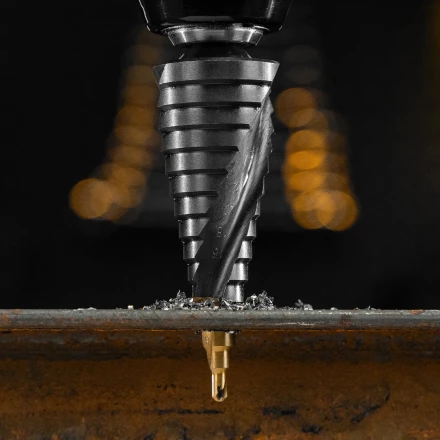 Сверло ступенчатое Denzel 723606, 4-6-8-10-12-14-16-18-20-22-24-26-28-30-32 мм, Р6М5, 6-гр. хвостовик купить в Ноябрьске